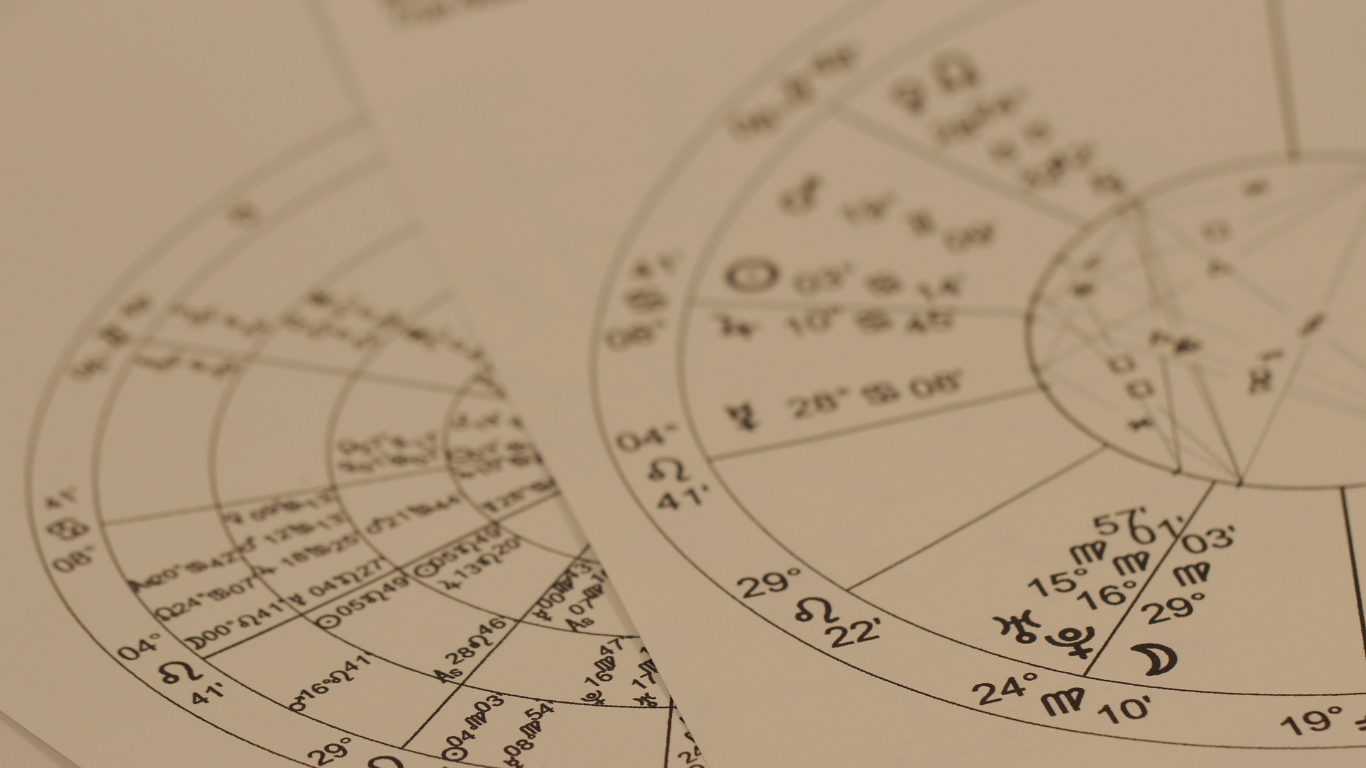 Geburtshoroskop mit astrologischen Symbolen, Planeten und Häusern